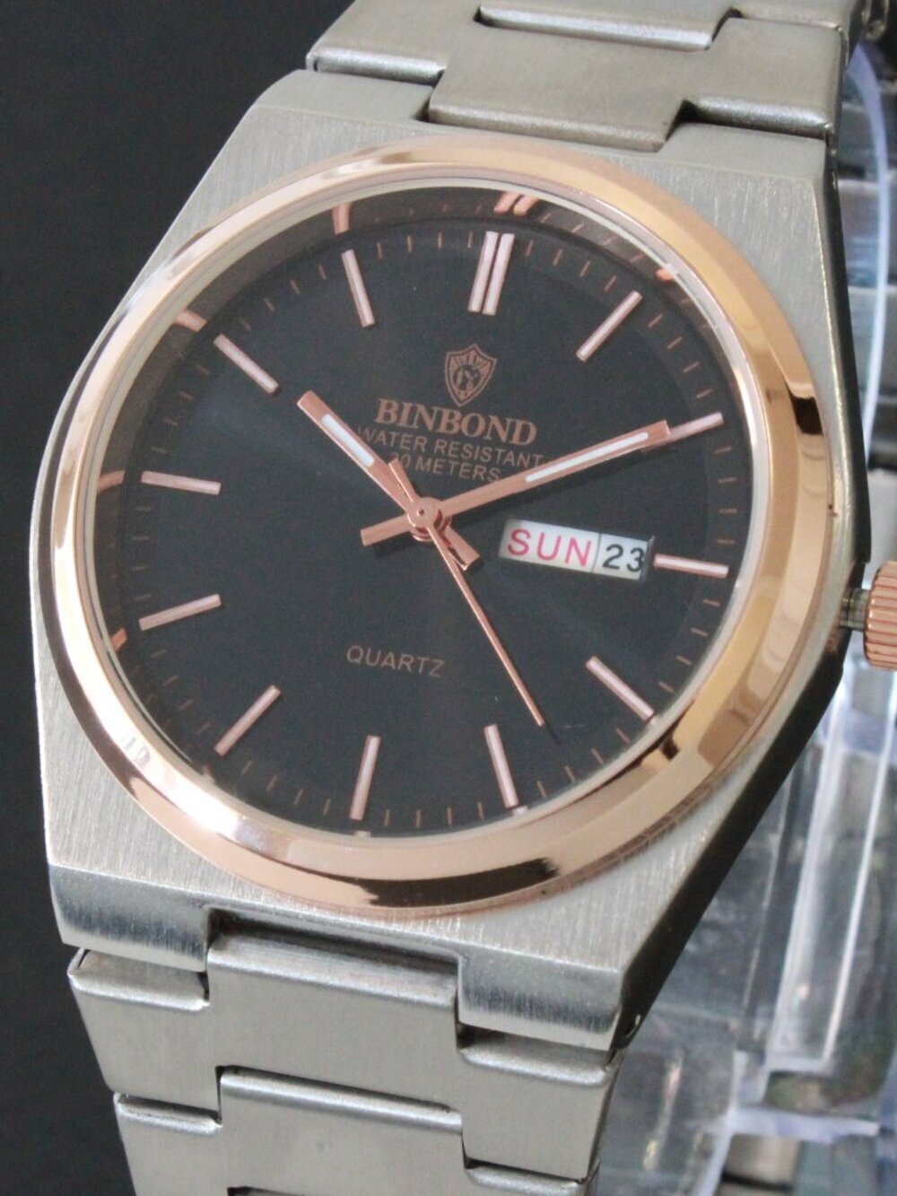 Men's Integrated Bracelet Sports Watch Stainless Steel Radiant Black Dial 40mm - Picture 7 of 8